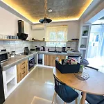 Armonikon Pool Villa